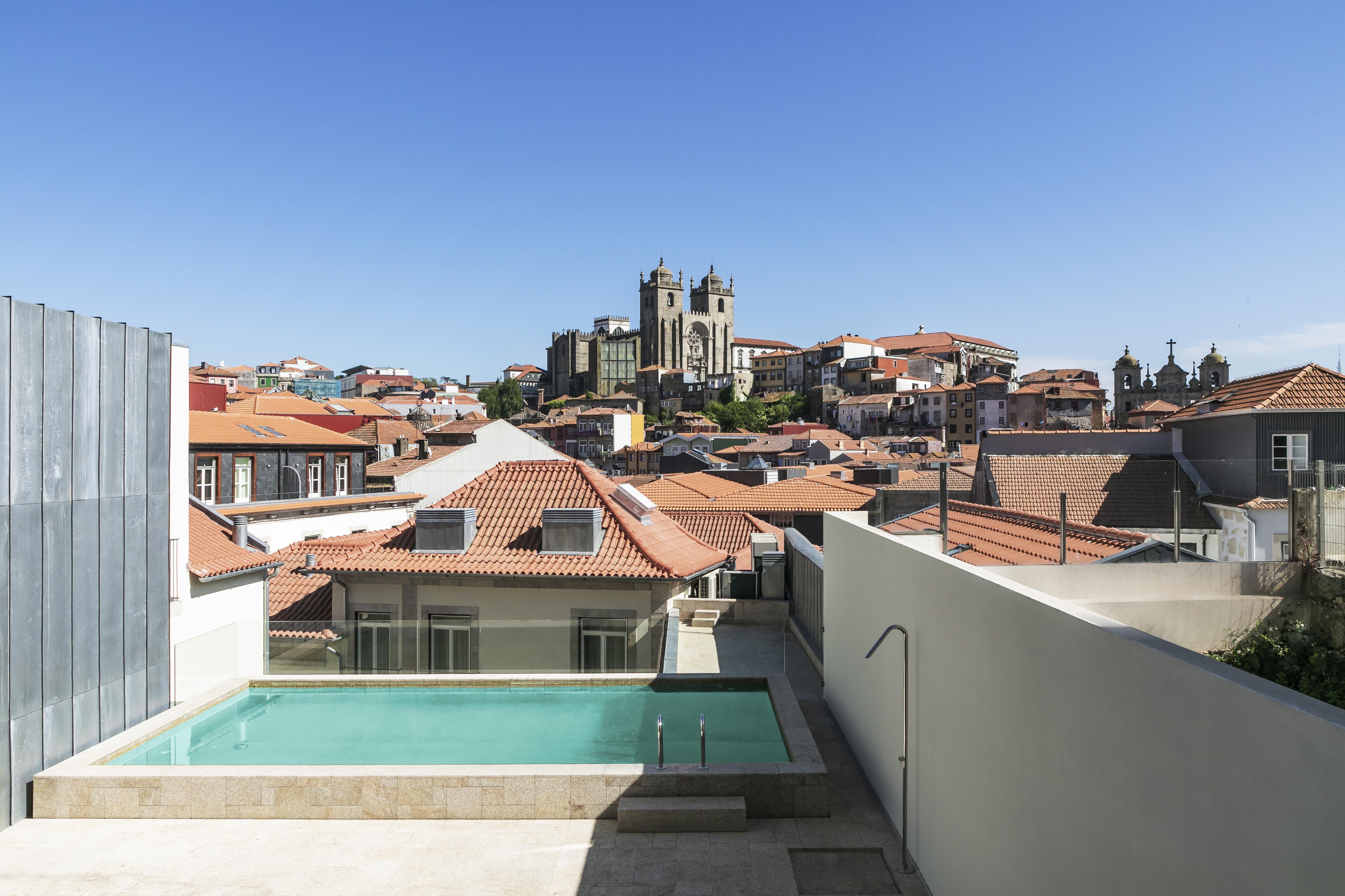 Hotel Casa Da Companhia, Vignette Collection By Ihg Porto Zewnętrze zdjęcie View of the city of Coimbra from the rooftop of the hotel