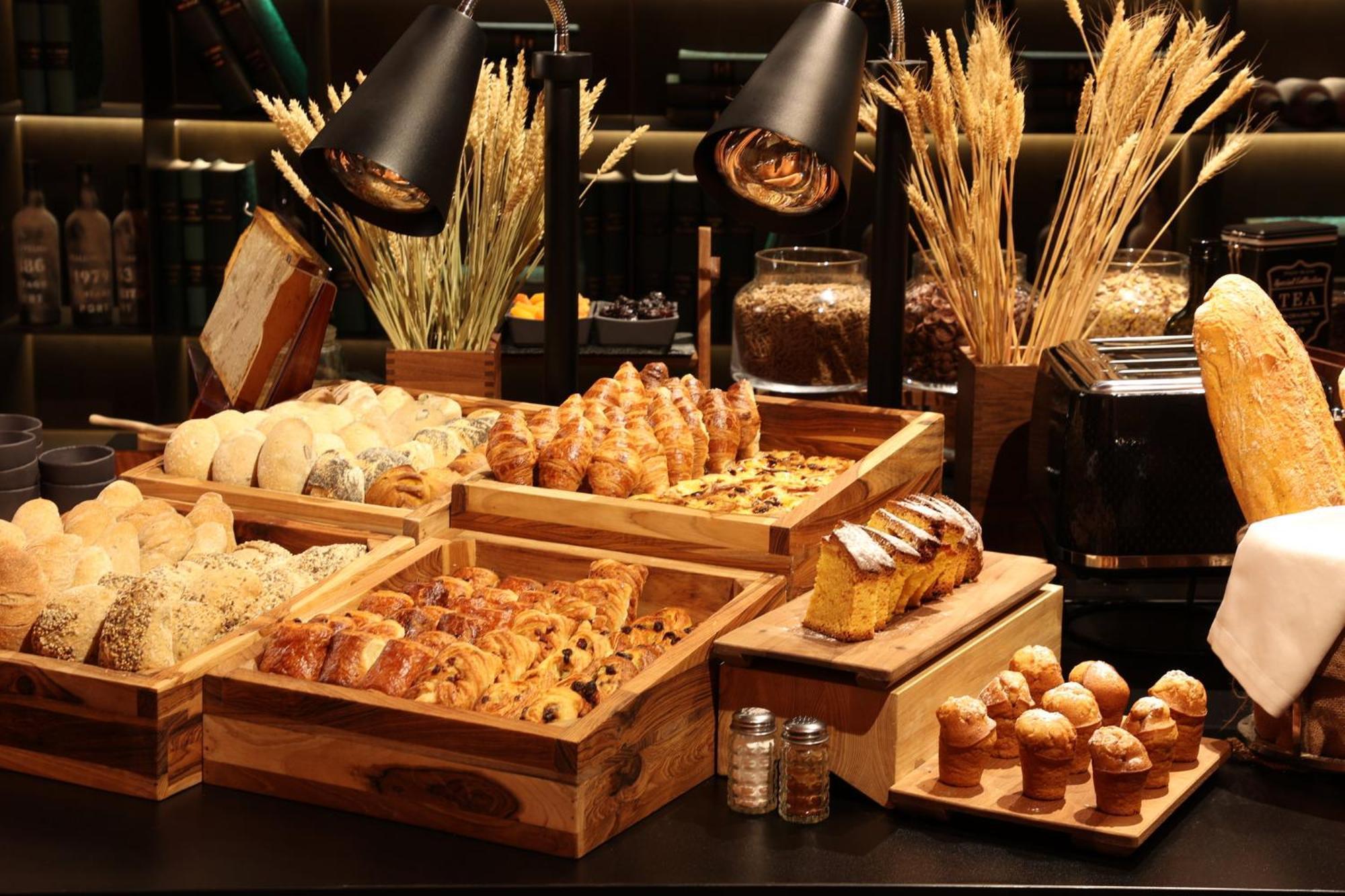 Hotel Casa Da Companhia, Vignette Collection By Ihg Porto Zewnętrze zdjęcie A bread station